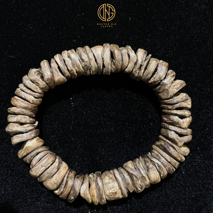 VÒNG TRẦM NÚT TỰ NHIÊN - MÃ 1