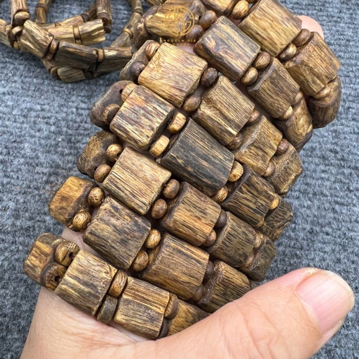 LẮC KỲ HẢI NAM