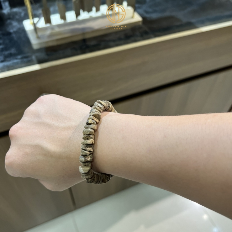 VÒNG TRẦM NÚT TỰ NHIÊN - MÃ 3