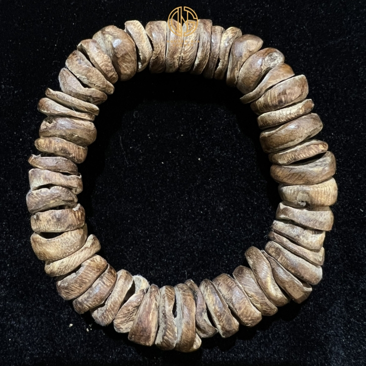 VÒNG TRÀM NÚT TỰ NHIÊN - MÃ 2