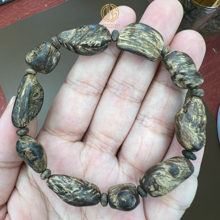 VÒNG TRẦM TỰ NHIÊN MẮC TỬ BÔNG CHÌM