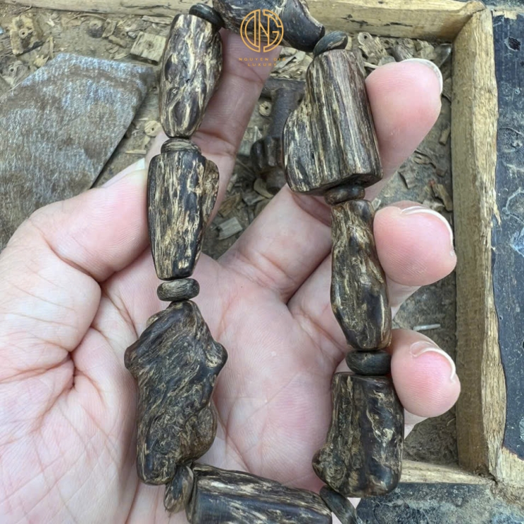 VÒNG TRẦM THÔ NU ĂN BÔNG - MALAI